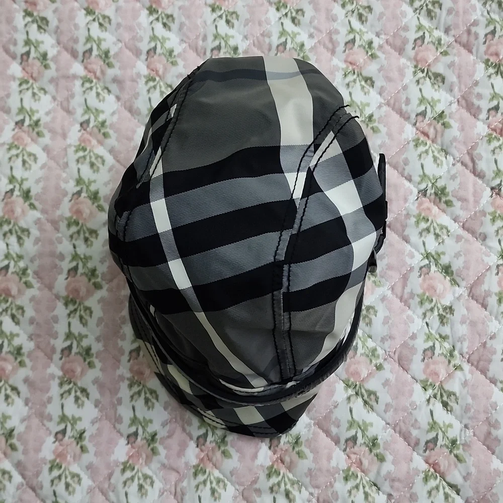 Burberry London plaid check nylon patent buckle accent hat M - Picture 6 of 7